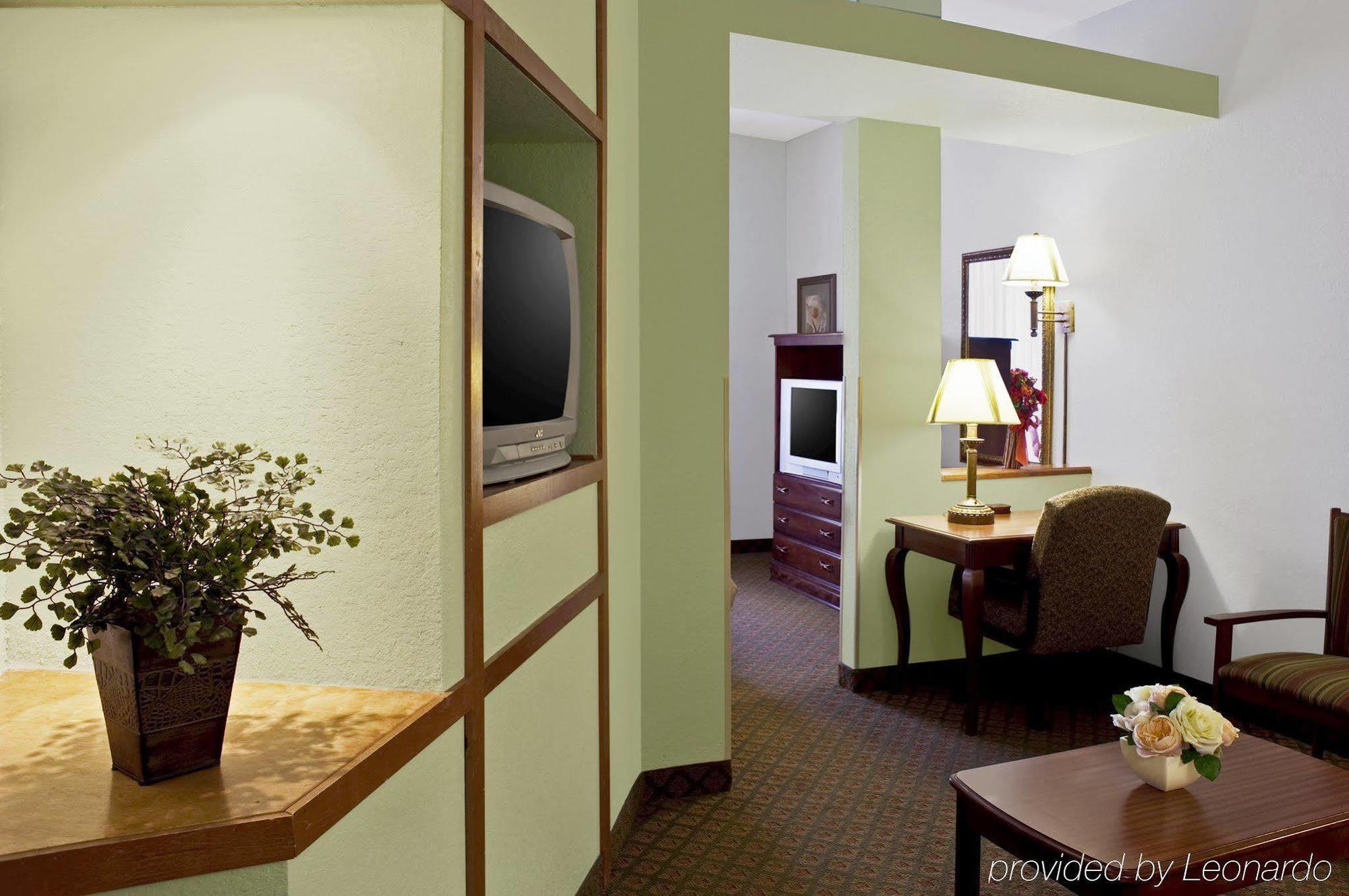 Best Western Plus Bradbury Inn And Suites Waycross Bilik gambar
